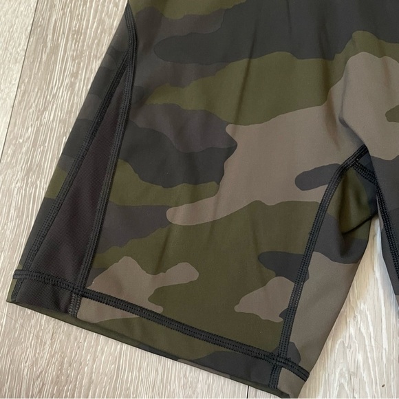 Aerie Goals Bike Short 7” Hi Rise Camo Mesh Print Size Medium - Picture 5 of 7